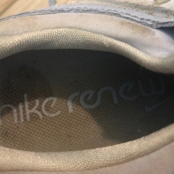 Nikes - Picture 3 of 4